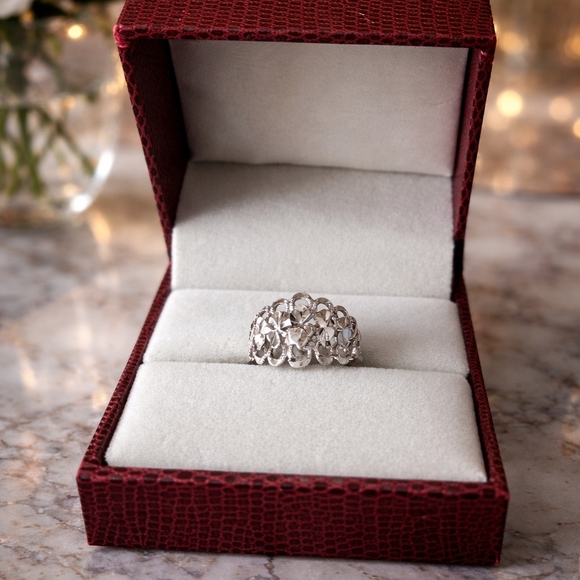 💍✨Title:925 Sterling Silver Floral Band Ring – Size 6 – New